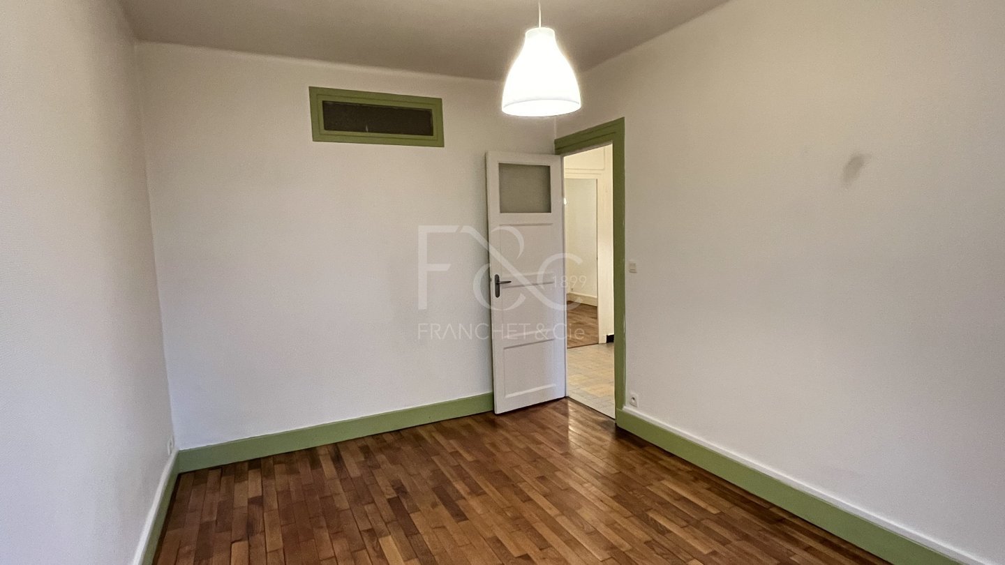 APPARTEMENT T3 A LOUER - LYON 7EME ARRONDISSEMENT - 54.5 m2 - 722 &euro; charges comprises par mois
