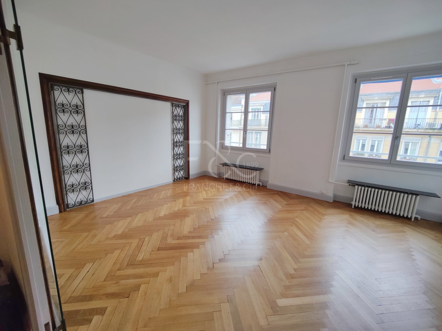 APPARTEMENT T3 A LOUER - LYON 7EME ARRONDISSEMENT Jean-Mace - 90.43 m2 - 1 340 &euro; charges comprises par mois