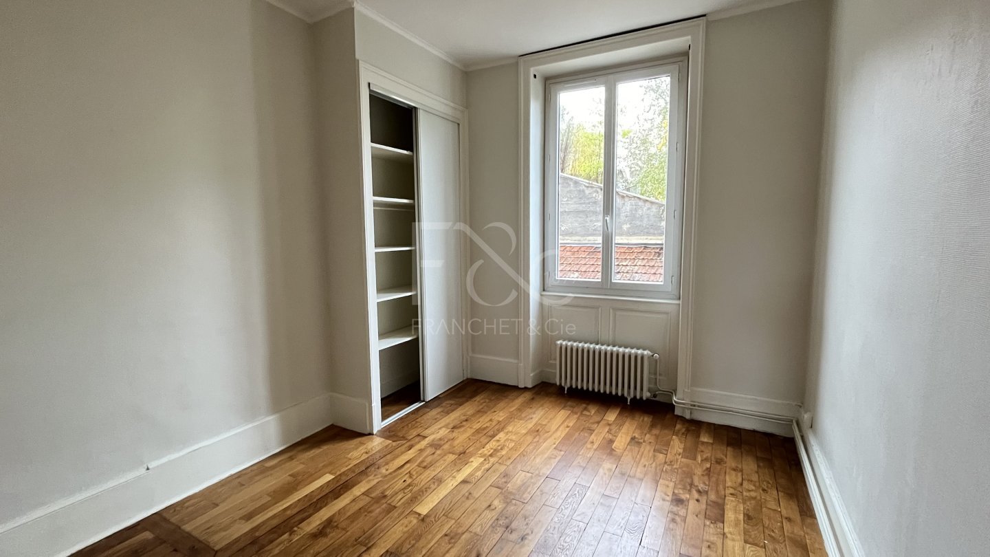 APPARTEMENT T3 A LOUER - LYON 7EME ARRONDISSEMENT - 54.84 m2 - 897 &euro; charges comprises par mois