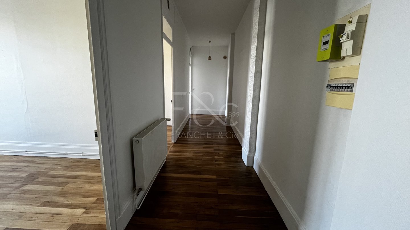 APPARTEMENT T3 A LOUER - LYON 7EME ARRONDISSEMENT - 72.85 m2 - 930�&euro; charges comprises par mois