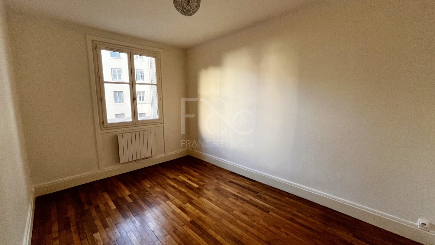 APPARTEMENT T3 A LOUER - LYON 7EME ARRONDISSEMENT - 58.23 m2 - 815€ charges comprises par mois