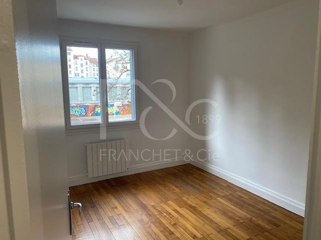 APPARTEMENT T3 A LOUER - LYON 7EME ARRONDISSEMENT Universit�s - 56.42 m2 - 768�&euro; charges comprises par mois