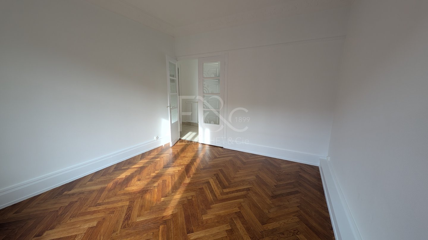 APPARTEMENT T3 A LOUER - LYON 8EME ARRONDISSEMENT - 67.72 m2 - 990 &euro; charges comprises par mois