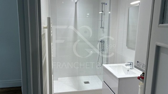 APPARTEMENT T3 A LOUER - LYON 8EME ARRONDISSEMENT - 51.88 m2 - 792 &euro; charges comprises par mois