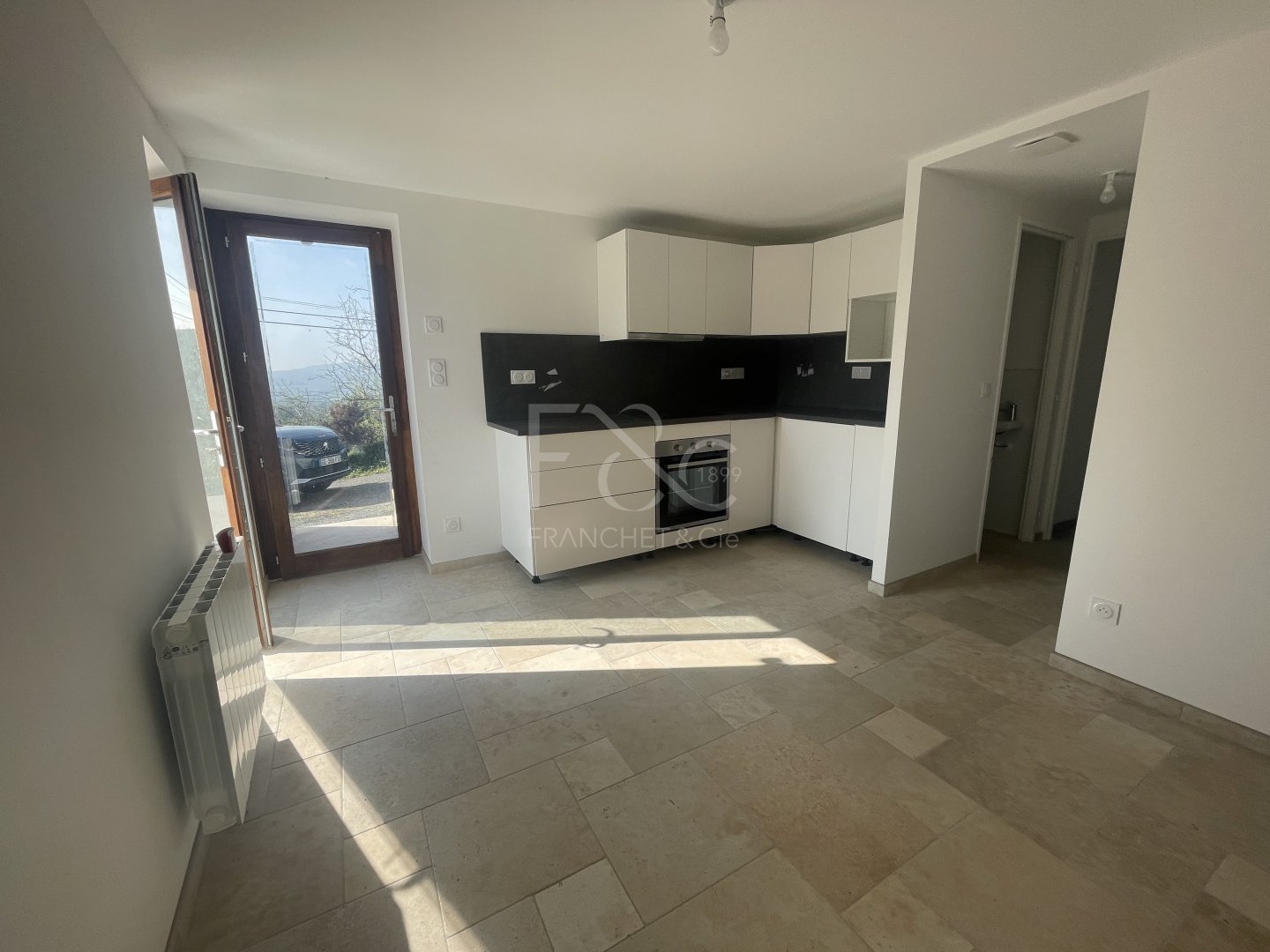 APPARTEMENT T3 A LOUER - ST ETIENNE LA VARENNE - 90 m2 - 1050€ charges comprises par mois