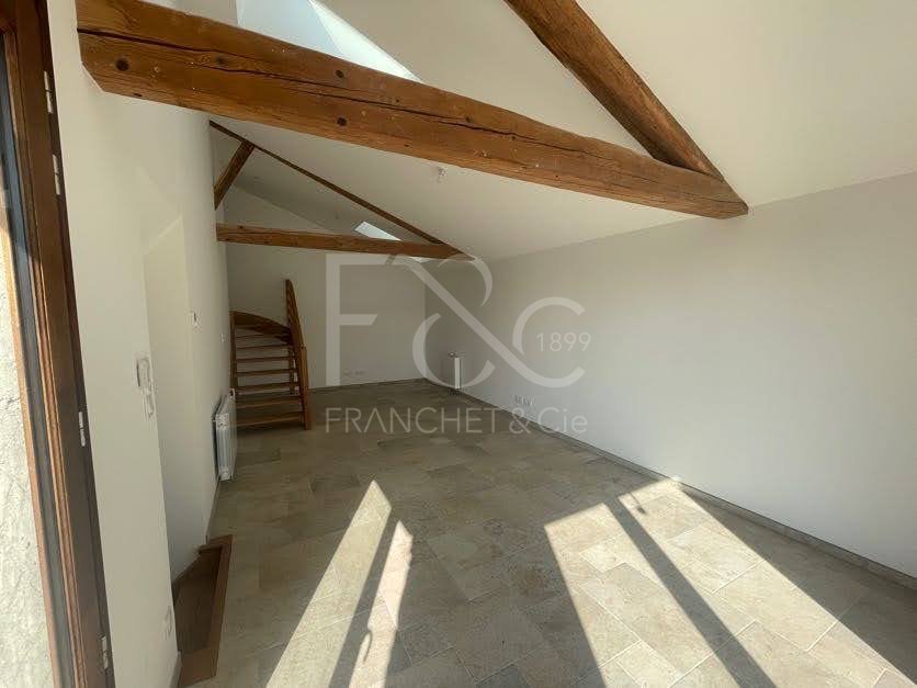 APPARTEMENT T3 A LOUER - ST ETIENNE LA VARENNE - 90 m2 - 1050€ charges comprises par mois