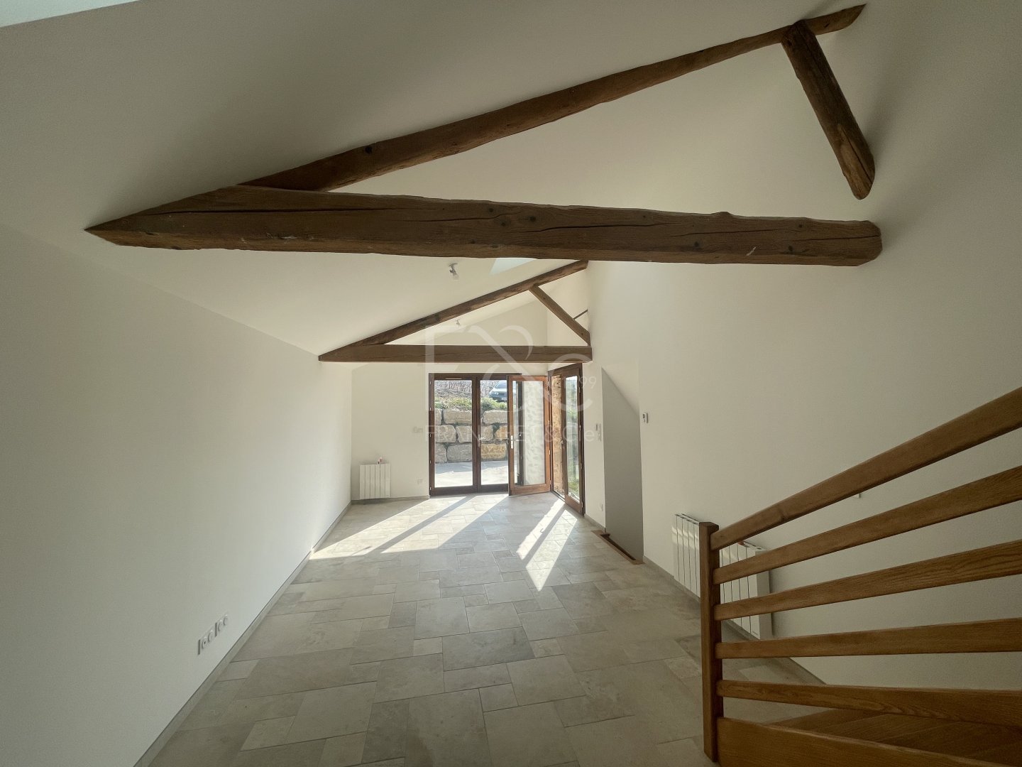 APPARTEMENT T3 A LOUER - ST ETIENNE LA VARENNE - 90 m2 - 1050€ charges comprises par mois