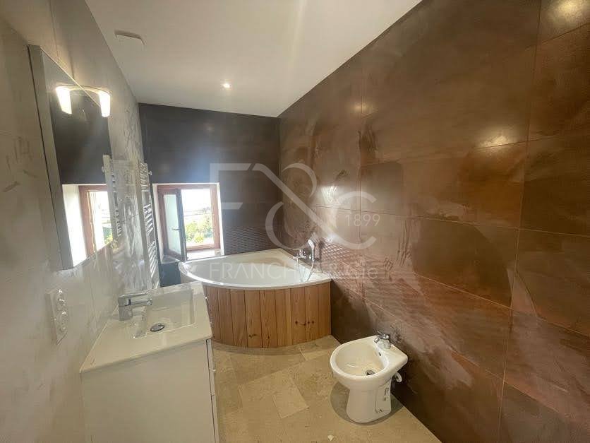 APPARTEMENT T3 A LOUER - ST ETIENNE LA VARENNE - 90 m2 - 1050€ charges comprises par mois