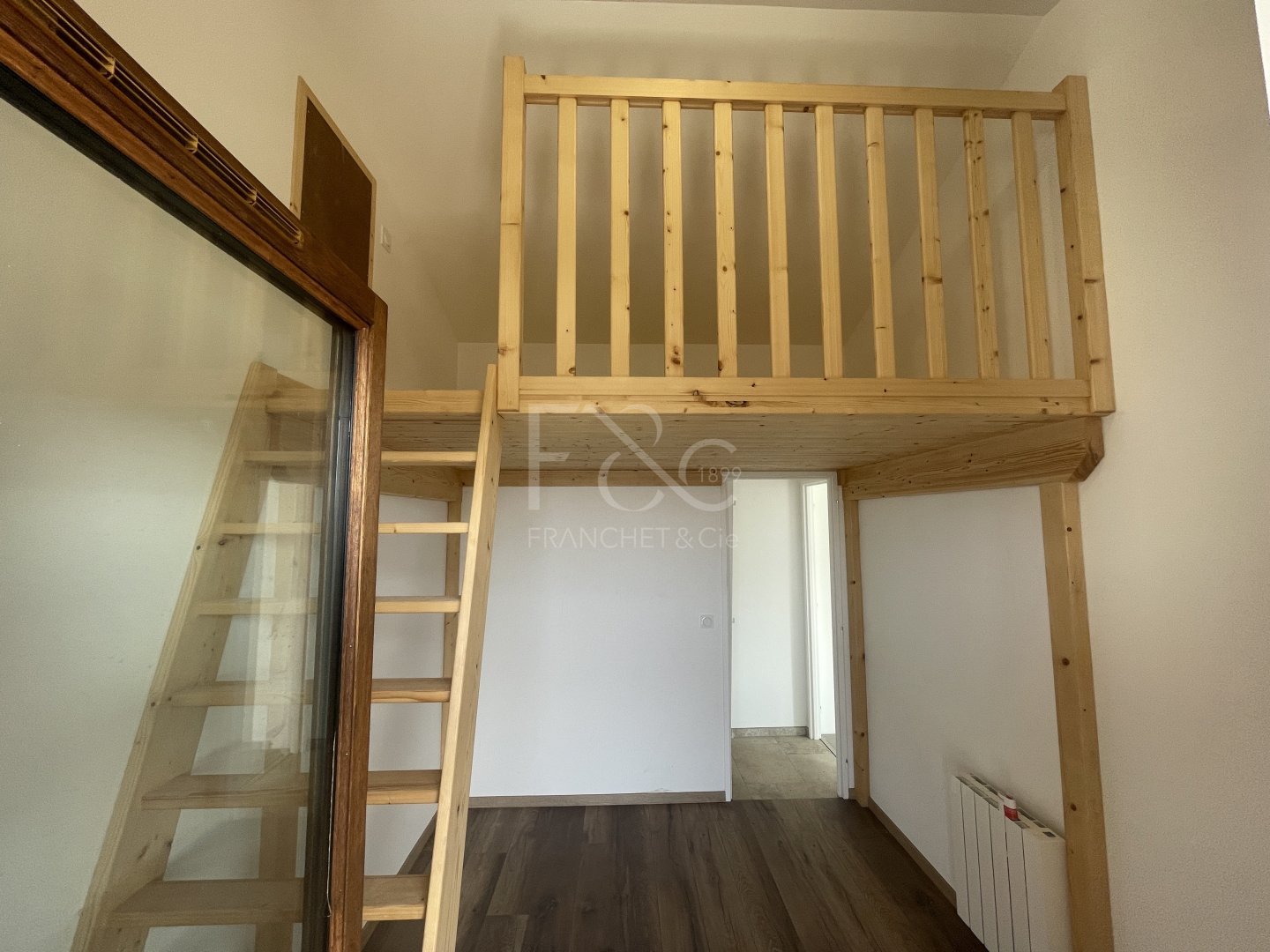 APPARTEMENT T3 A LOUER - ST ETIENNE LA VARENNE - 90 m2 - 1050€ charges comprises par mois