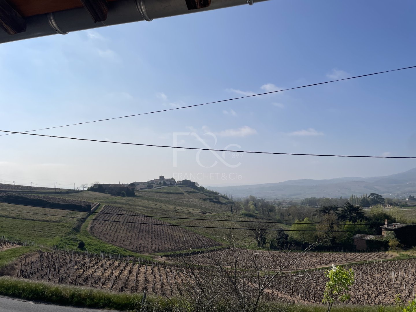 APPARTEMENT T3 A LOUER - ST ETIENNE LA VARENNE - 90 m2 - 1050€ charges comprises par mois