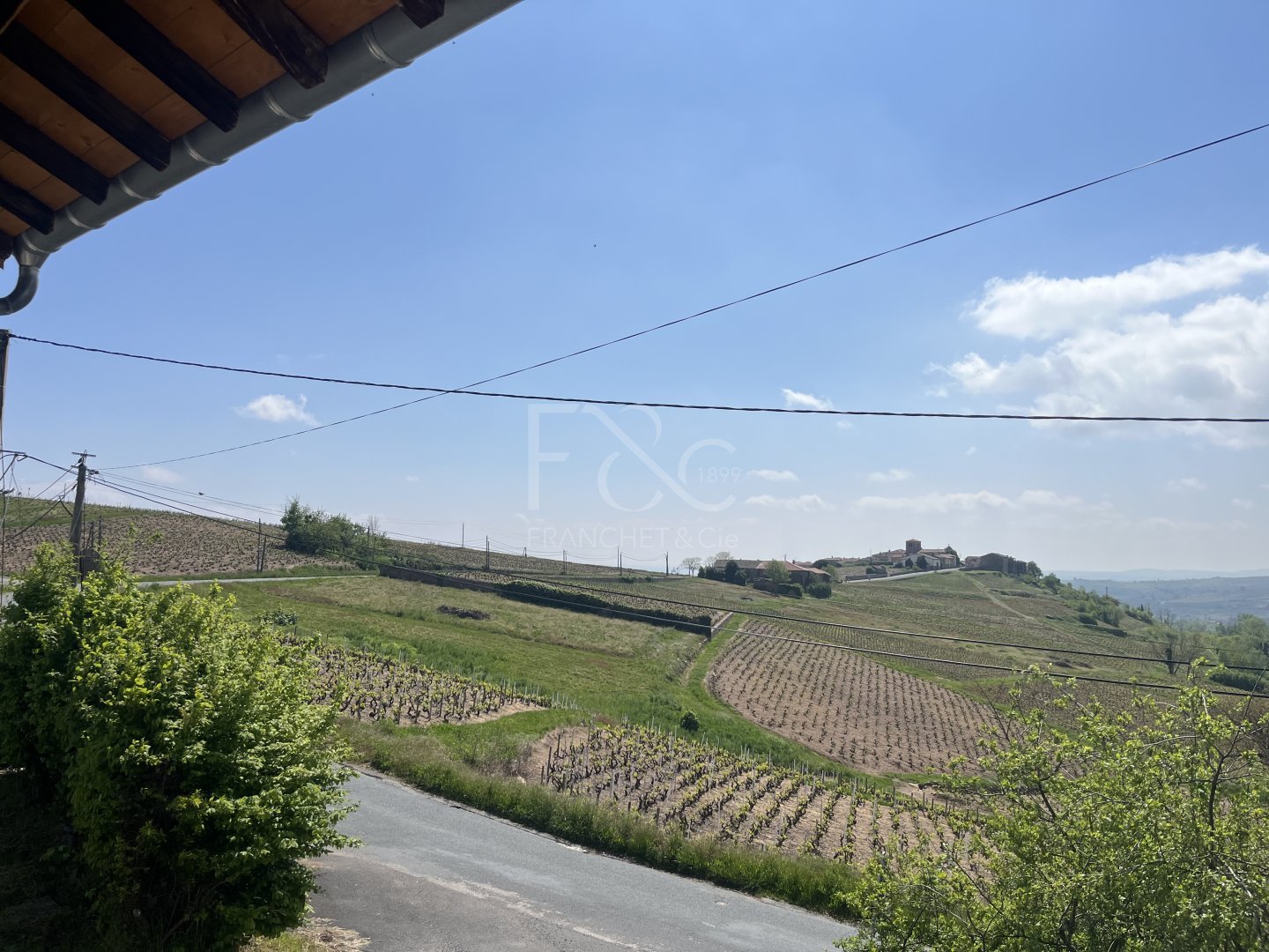 APPARTEMENT T3 A LOUER - ST ETIENNE LA VARENNE - 90 m2 - 1050€ charges comprises par mois