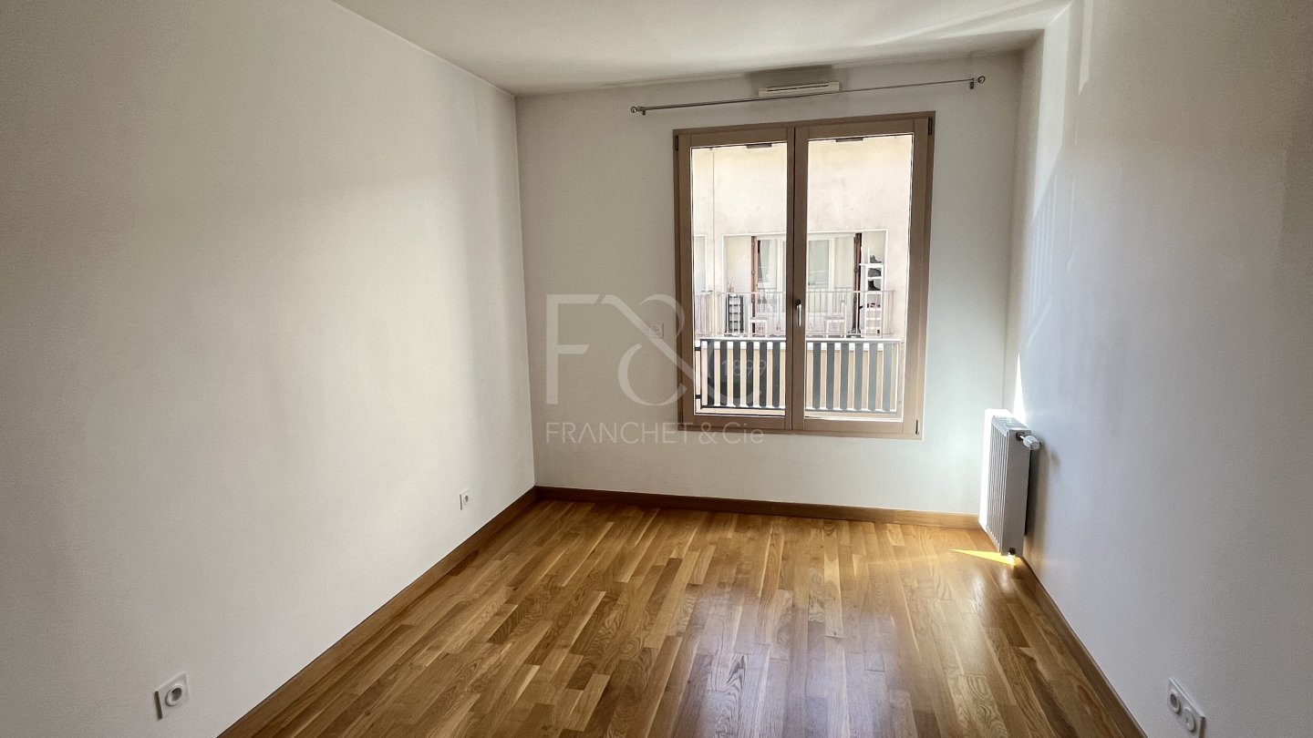 APPARTEMENT T3 A LOUER - TASSIN LA DEMI LUNE - 66.03 m2 - 922 &euro; charges comprises par mois