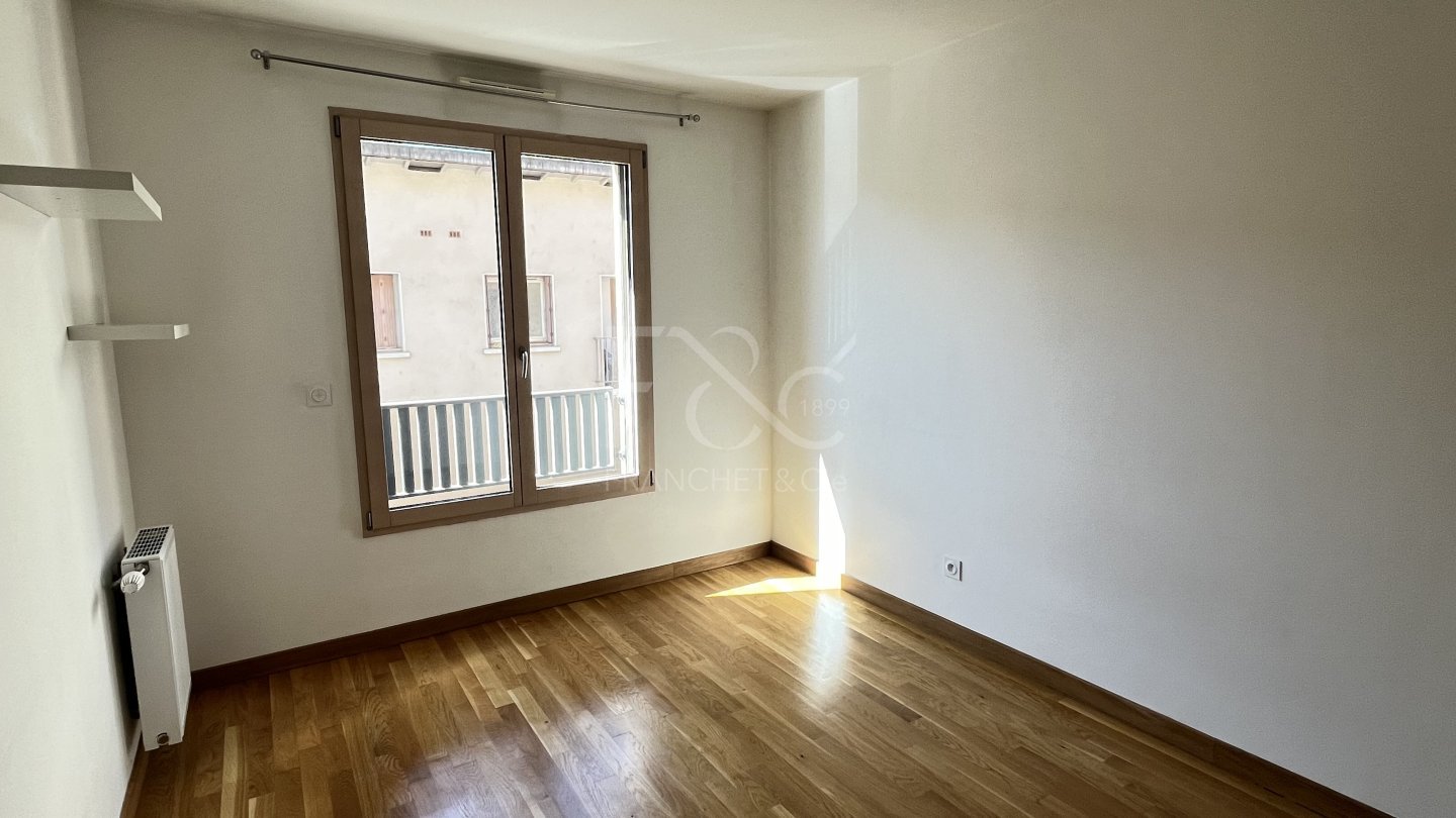 APPARTEMENT T3 A LOUER - TASSIN LA DEMI LUNE - 66.03 m2 - 922 &euro; charges comprises par mois