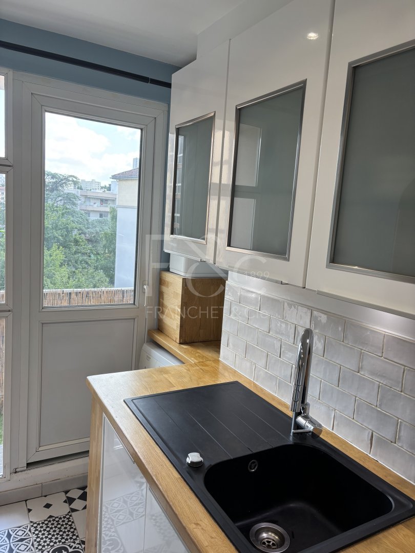 APPARTEMENT T3 A LOUER - TASSIN LA DEMI LUNE - 64.65 m2 - 1060€ charges comprises par mois