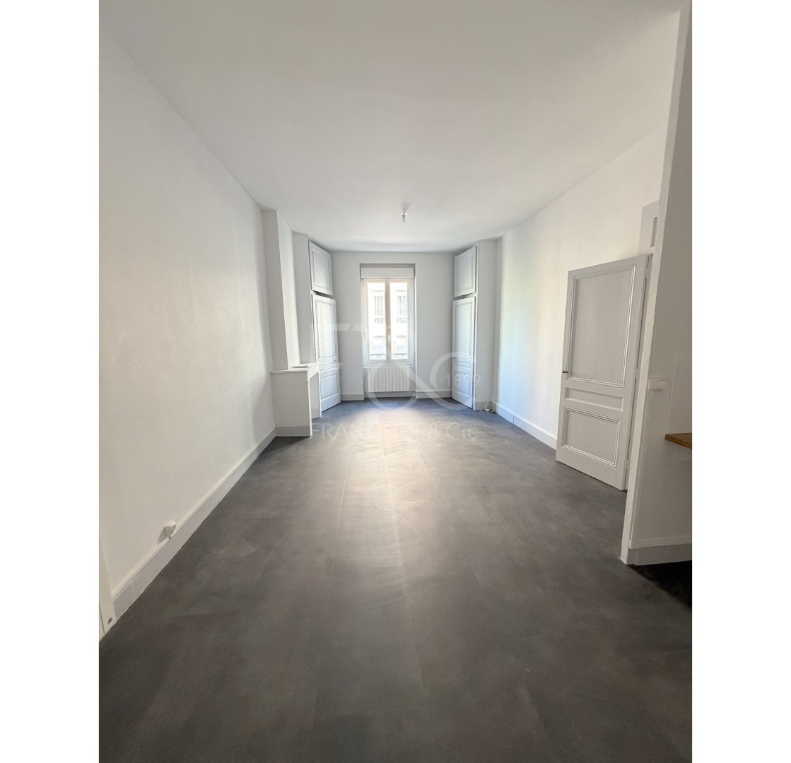 APPARTEMENT T3 A LOUER - VILLEURBANNE - 68.88 m2 - 950�&euro; charges comprises par mois