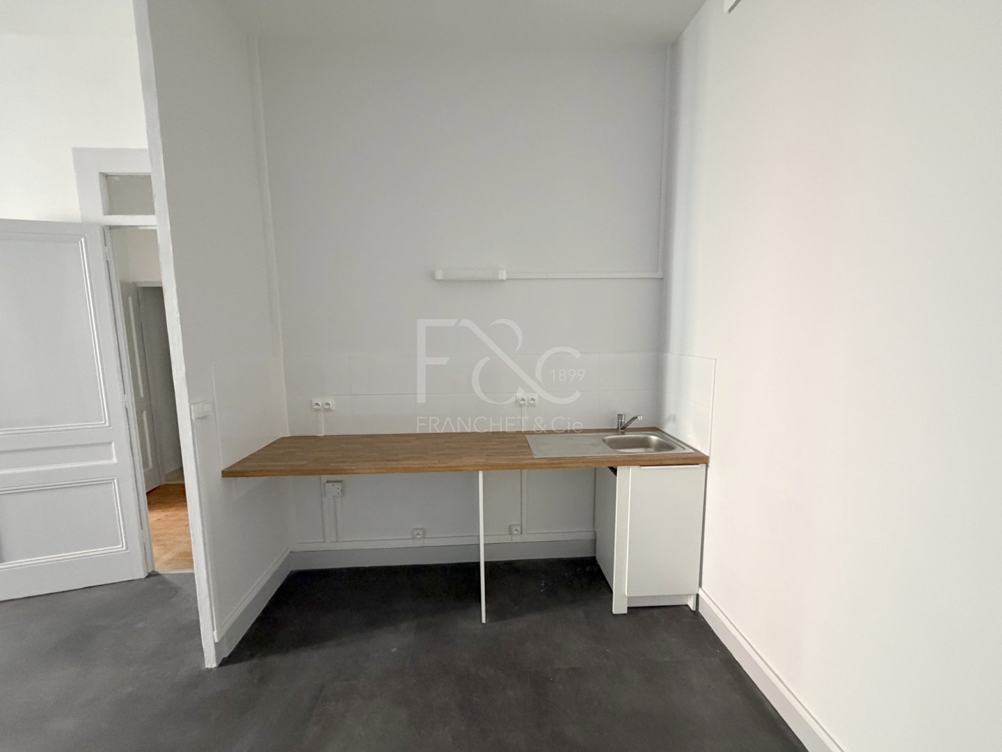 APPARTEMENT T3 A LOUER - VILLEURBANNE - 68.88 m2 - 950�&euro; charges comprises par mois