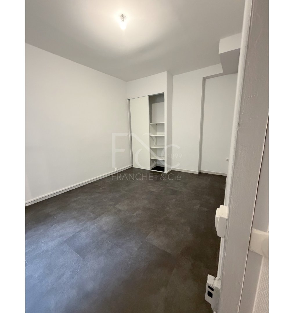 APPARTEMENT T3 A LOUER - VILLEURBANNE - 68.88 m2 - 950�&euro; charges comprises par mois