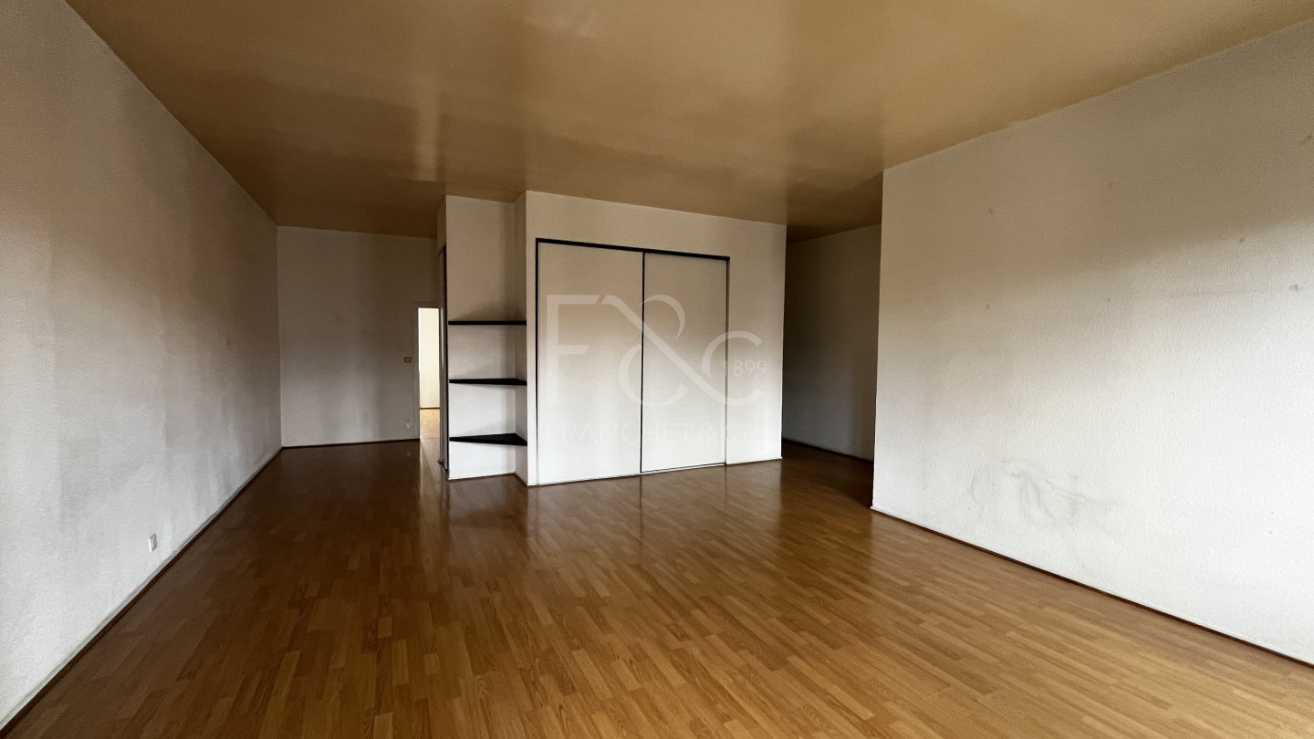 APPARTEMENT T3 A LOUER - VILLEURBANNE - 81.75 m2 - 1 090 &euro; charges comprises par mois