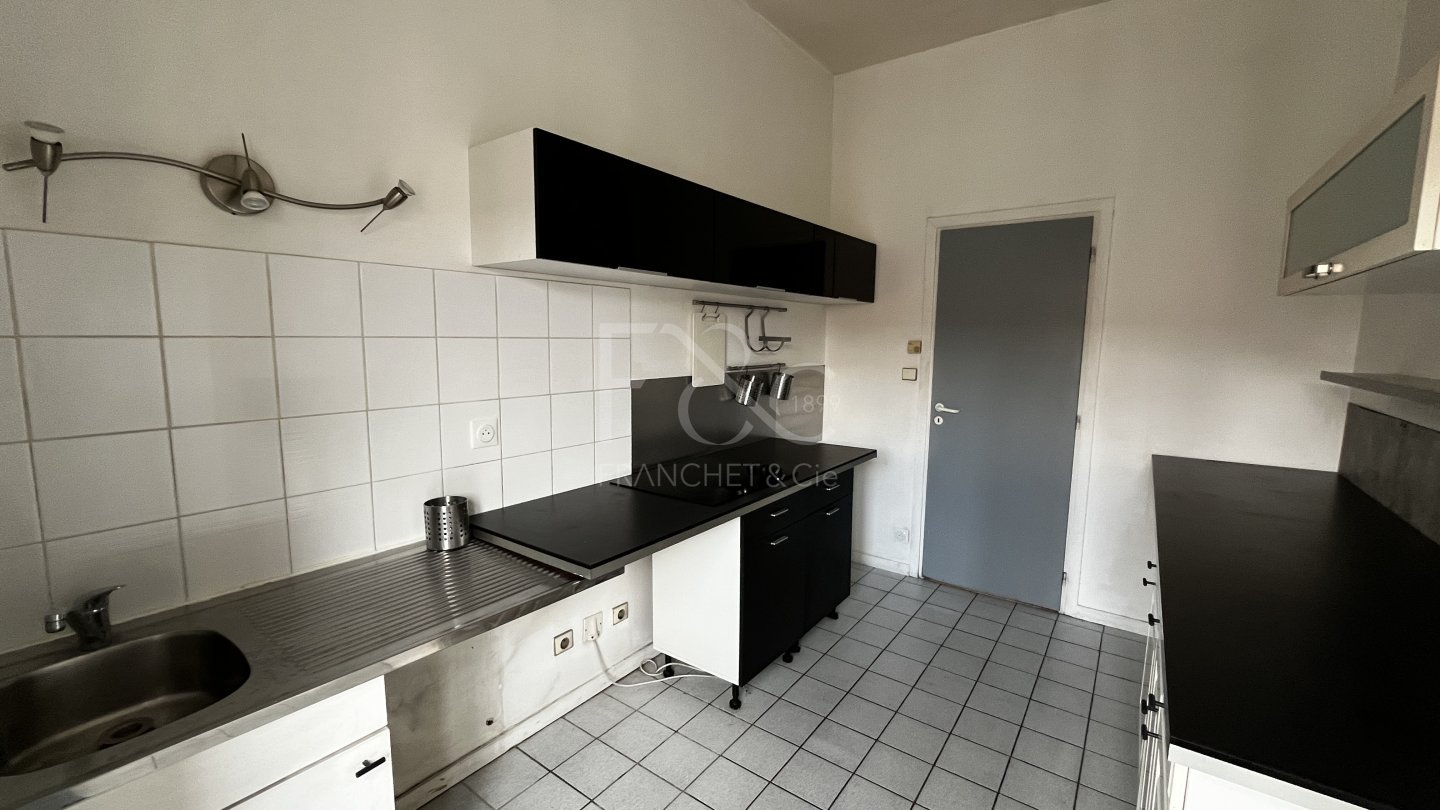 APPARTEMENT T3 A LOUER - VILLEURBANNE - 81.75 m2 - 1 090 &euro; charges comprises par mois