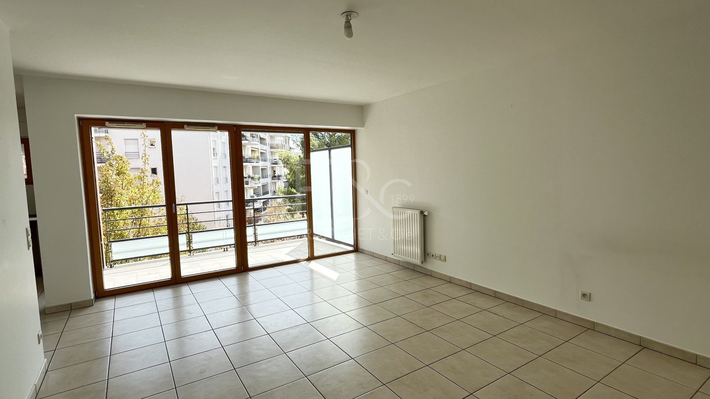 APPARTEMENT T3 A LOUER - VILLEURBANNE - 71.3 m2 - 1 190 &euro; charges comprises par mois
