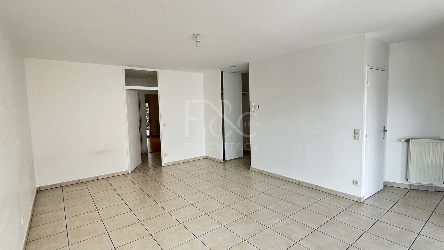 APPARTEMENT T3 A LOUER - VILLEURBANNE - 71.3 m2 - 1 190 &euro; charges comprises par mois
