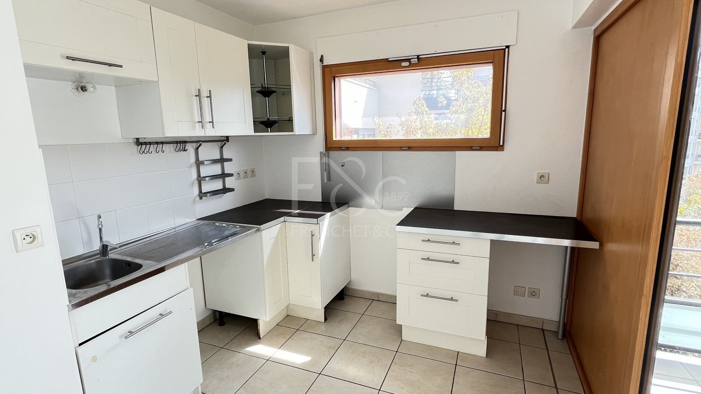 APPARTEMENT T3 A LOUER - VILLEURBANNE - 71.3 m2 - 1 190 &euro; charges comprises par mois