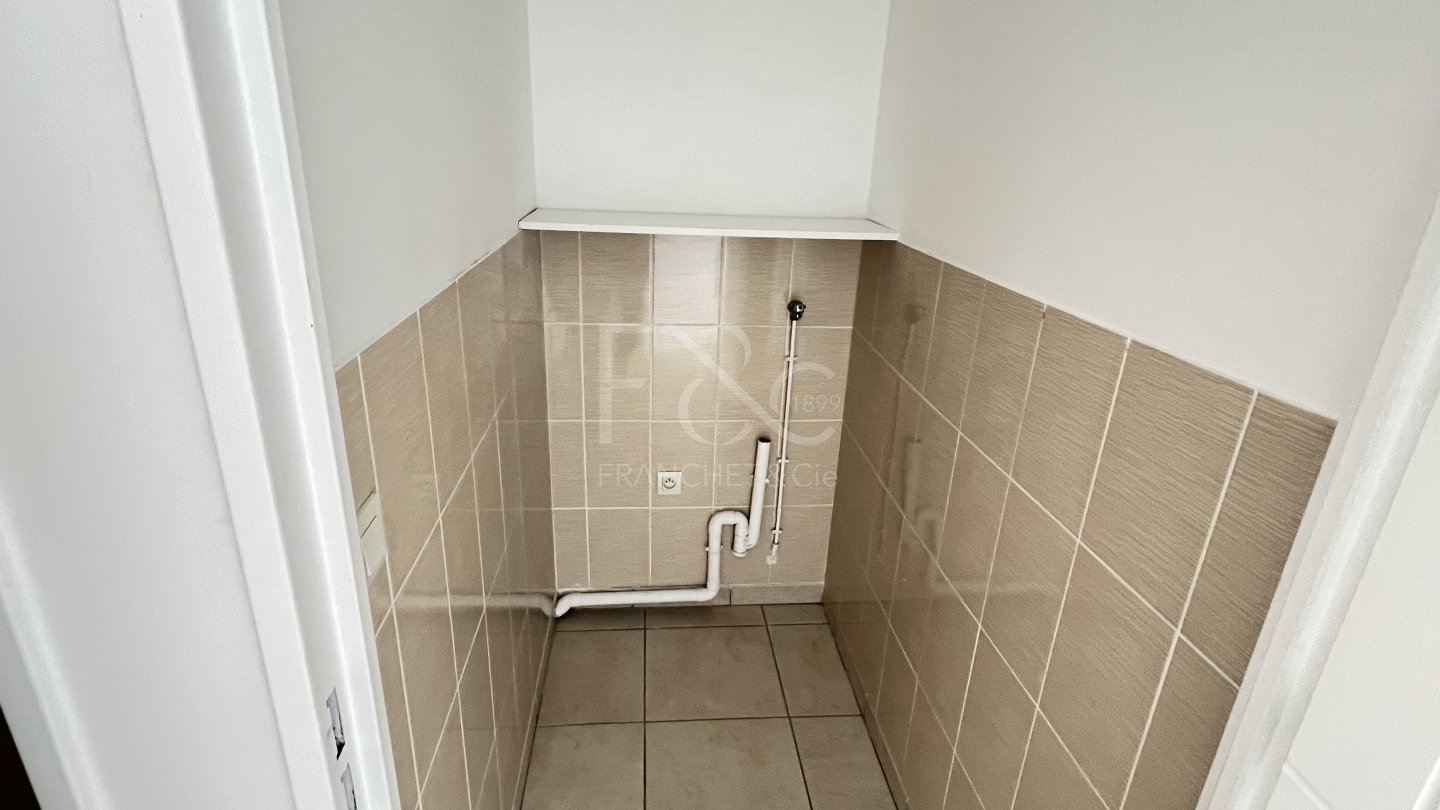 APPARTEMENT T3 A LOUER - VILLEURBANNE - 71.3 m2 - 1 190 &euro; charges comprises par mois