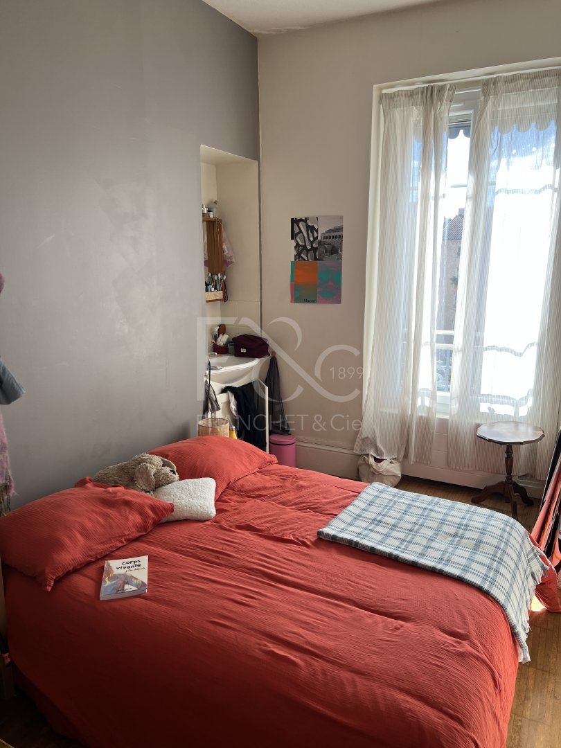 APPARTEMENT T3 A LOUER - VILLEURBANNE - 70.43 m2 - 999 &euro; charges comprises par mois