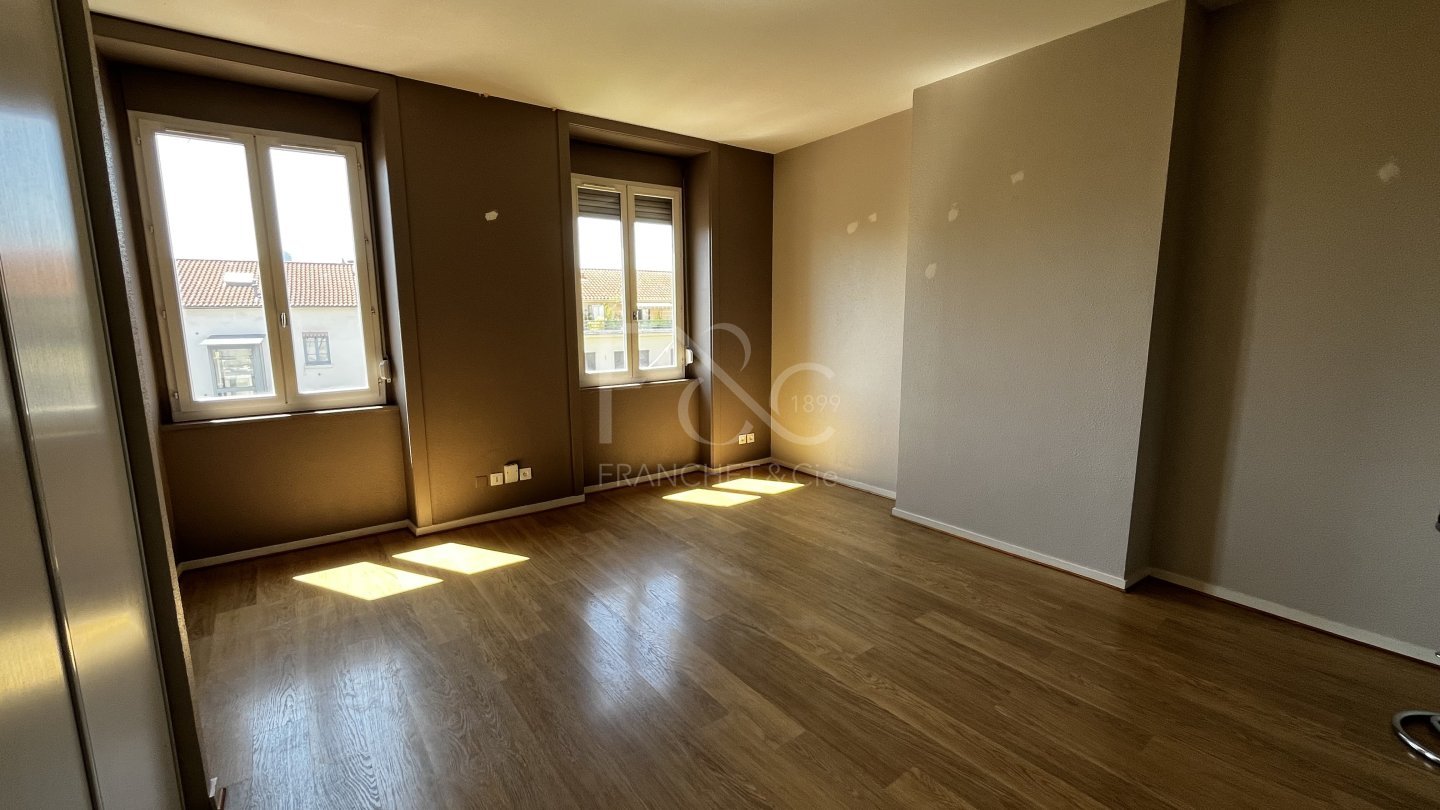 APPARTEMENT T3 A LOUER - VILLEURBANNE - 69.31 m2 - 999€ charges comprises par mois