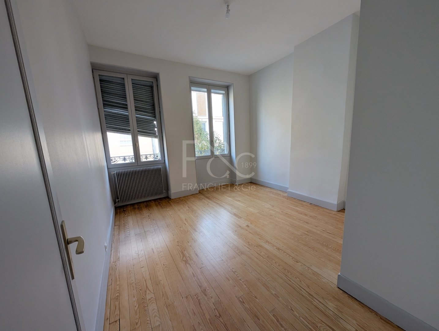 APPARTEMENT T3 A LOUER - VILLEURBANNE - 70.59 m2 - 999€ charges comprises par mois