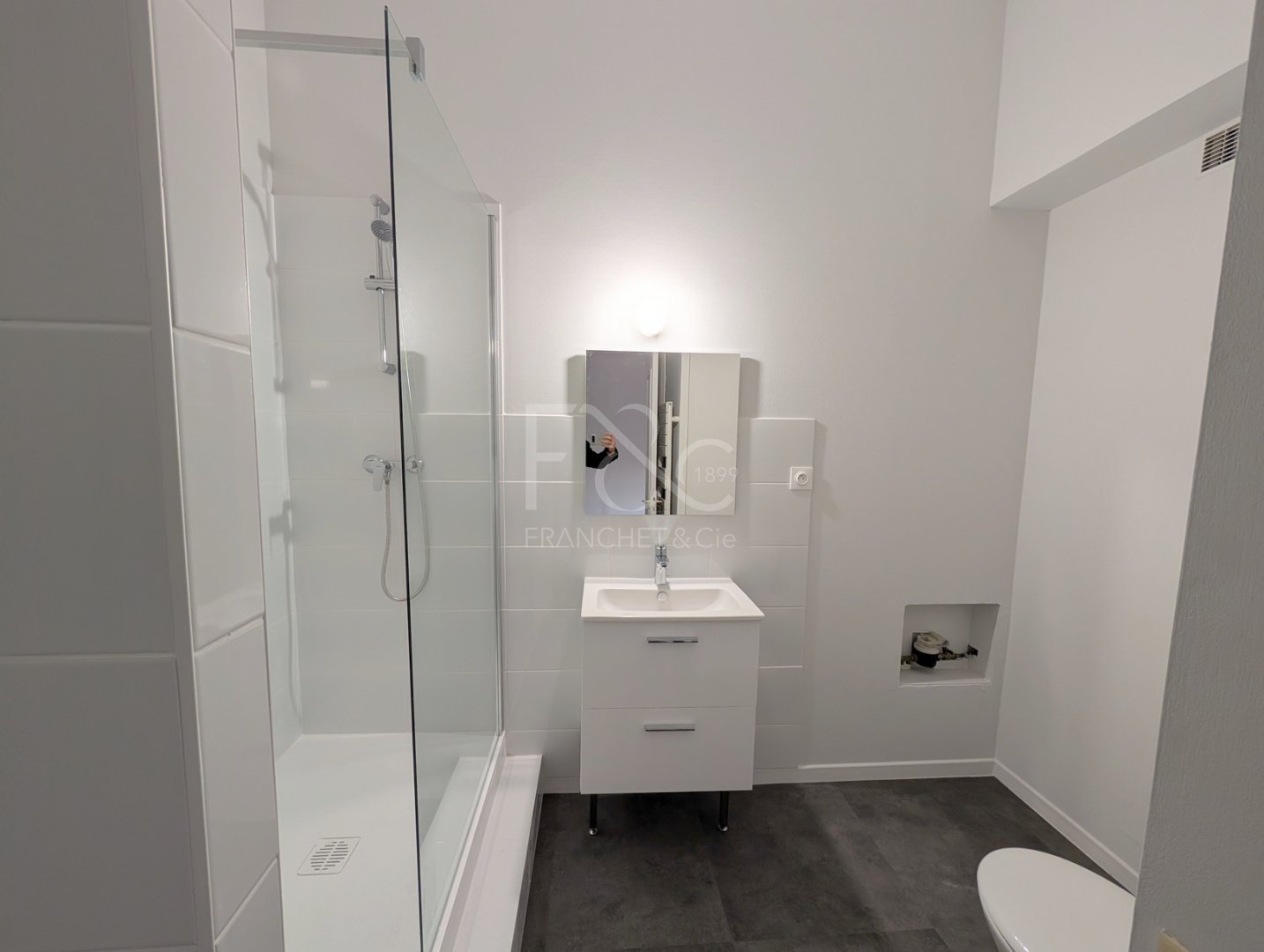 APPARTEMENT T3 A LOUER - VILLEURBANNE - 70.59 m2 - 999€ charges comprises par mois