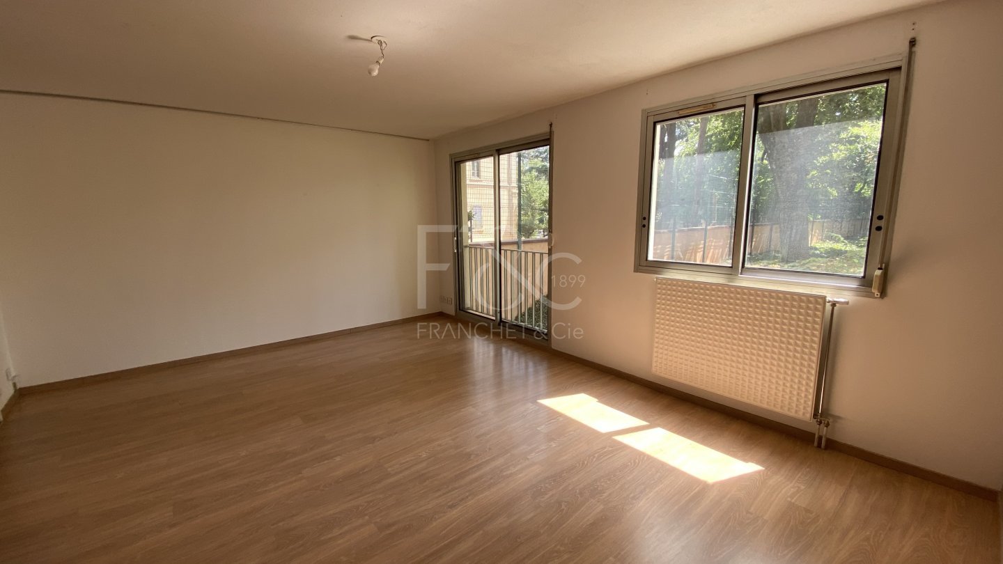 APPARTEMENT T3 A LOUER - VILLEURBANNE - 63.34 m2 - 900�&euro; charges comprises par mois