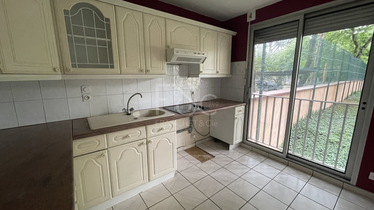 APPARTEMENT T3 A LOUER - VILLEURBANNE - 63.34 m2 - 900�&euro; charges comprises par mois