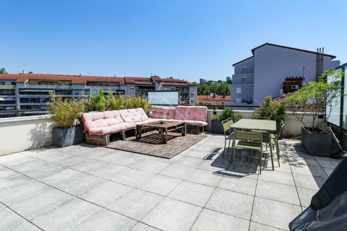 T3 d exception avec magnifique terrasse de 44 m²