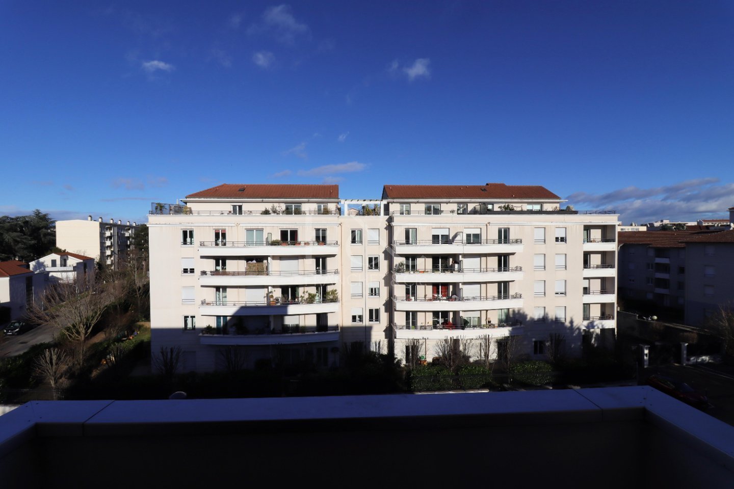 Appartement T3 r�nov� avec balcons et travaux �nerg�tiques inclus � Sainte-Foy-l�s-Lyon