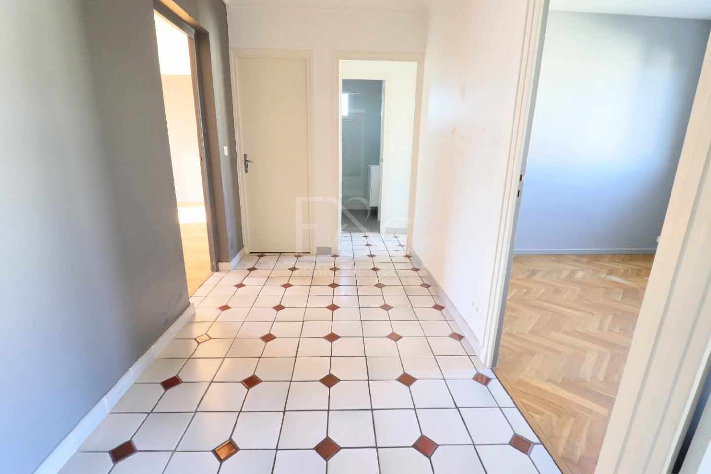 Appartement T3 r�nov� avec balcons et travaux �nerg�tiques inclus � Sainte-Foy-l�s-Lyon