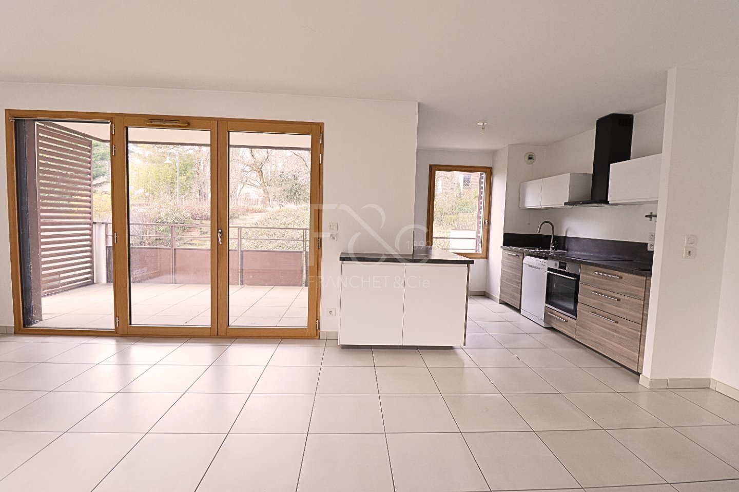 APPARTEMENT T3 A VENDRE - TASSIN LA DEMI LUNE Tassin le bourg - 72 m2 - 369�000�&euro;