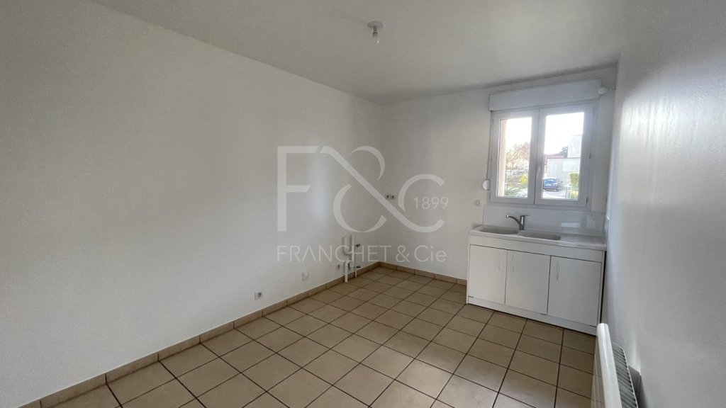 APPARTEMENT T4 - CHARLY - 110,95 m2 - LOUÉ