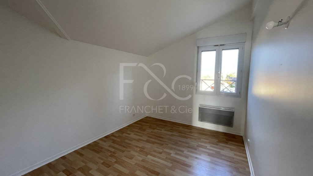 APPARTEMENT T4 - CHARLY - 110,95 m2 - LOUÉ