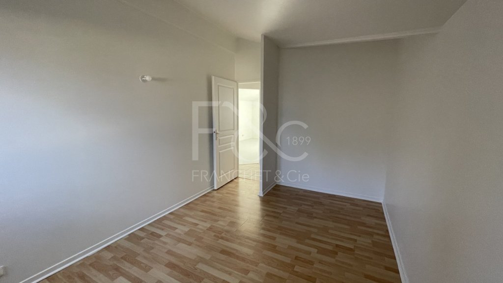 APPARTEMENT T4 - CHARLY - 110,95 m2 - LOUÉ