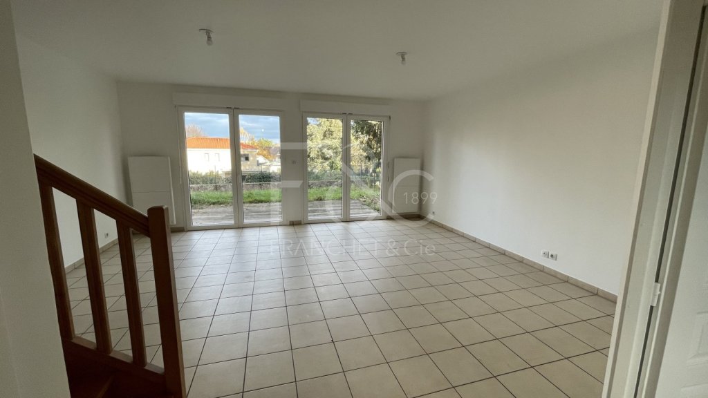 APPARTEMENT T4 - CHARLY - 110,95 m2 - LOUÉ