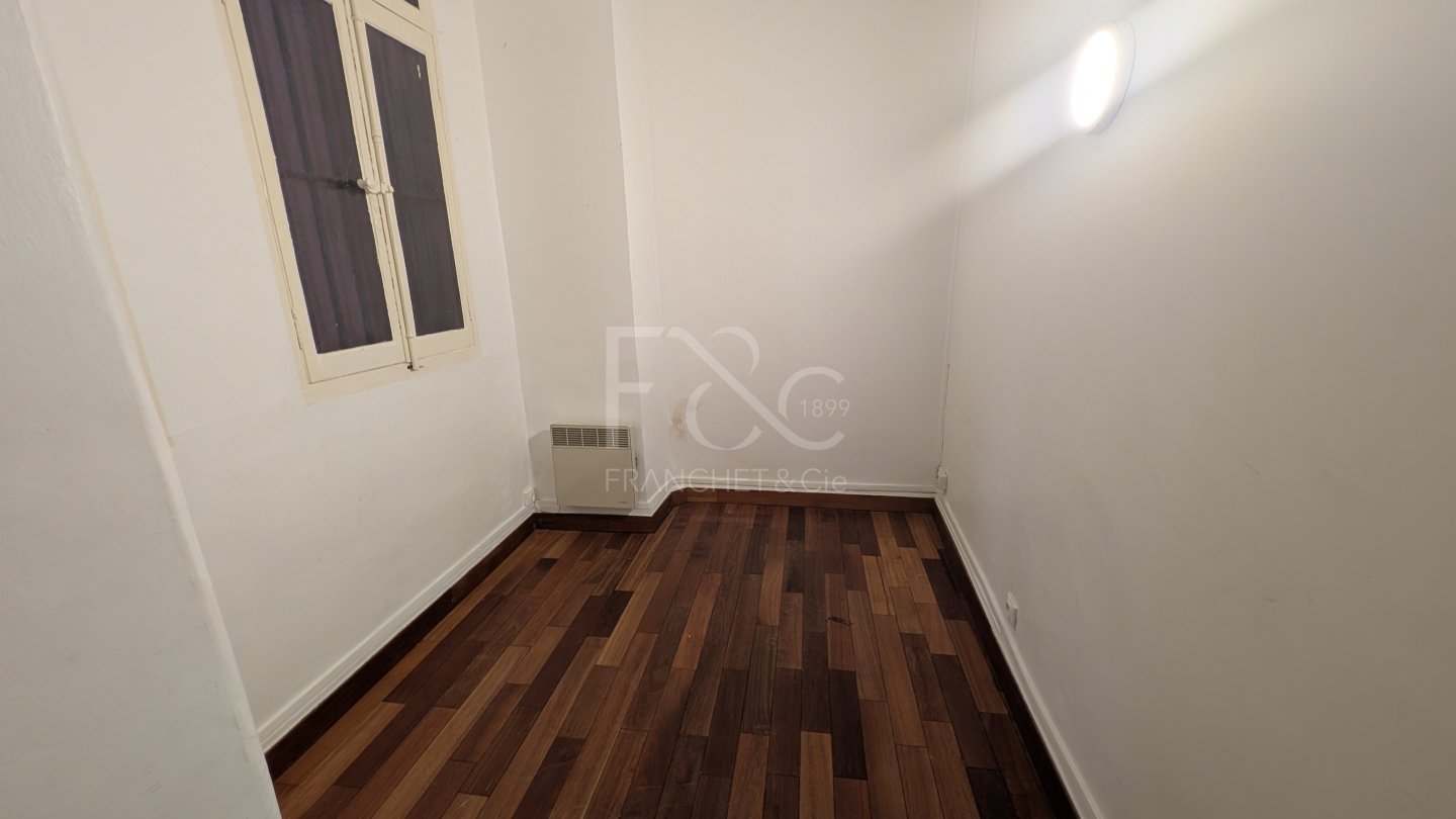 APPARTEMENT T4 A LOUER - LYON 2EME ARRONDISSEMENT - 136.33 m2 - 1 705 &euro; charges comprises par mois