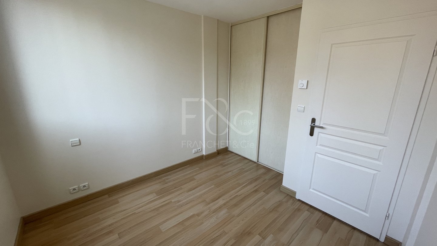 APPARTEMENT T4 A LOUER - LYON 2EME ARRONDISSEMENT Ainay - 164.27 m2 - 2 389 &euro; charges comprises par mois