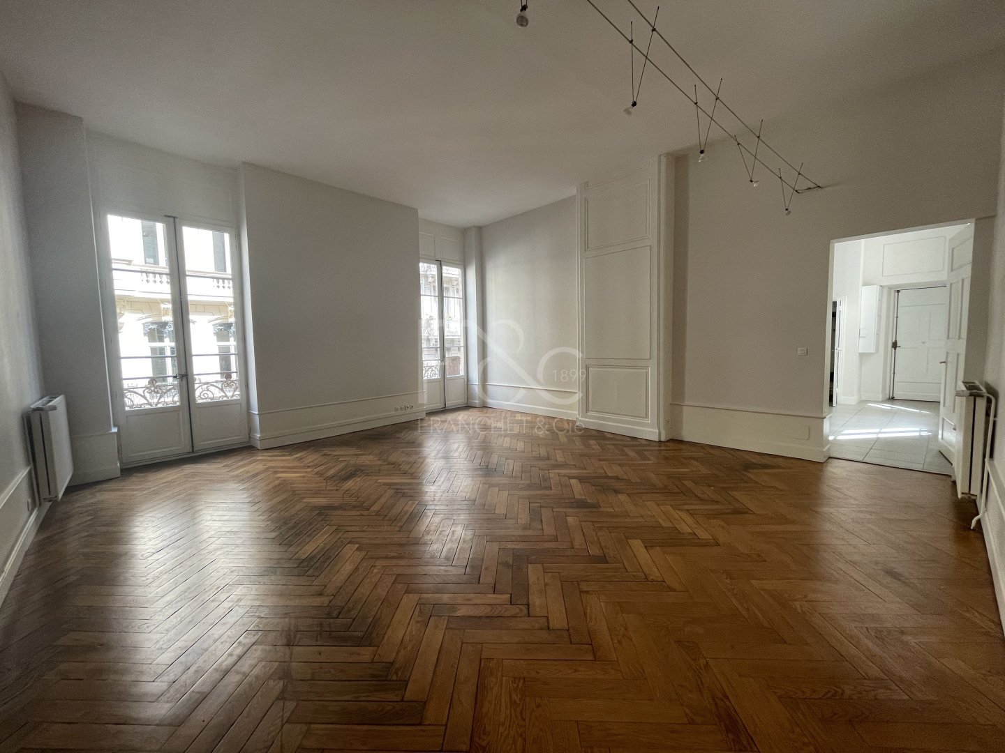 APPARTEMENT T4 A LOUER - LYON 2EME ARRONDISSEMENT Jacobins - 118.15 m2 - 1820€ charges comprises par mois