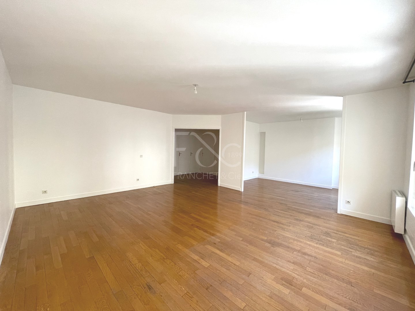 APPARTEMENT T4 A LOUER - LYON 2EME ARRONDISSEMENT - 116.76 m2 - 1855€ charges comprises par mois