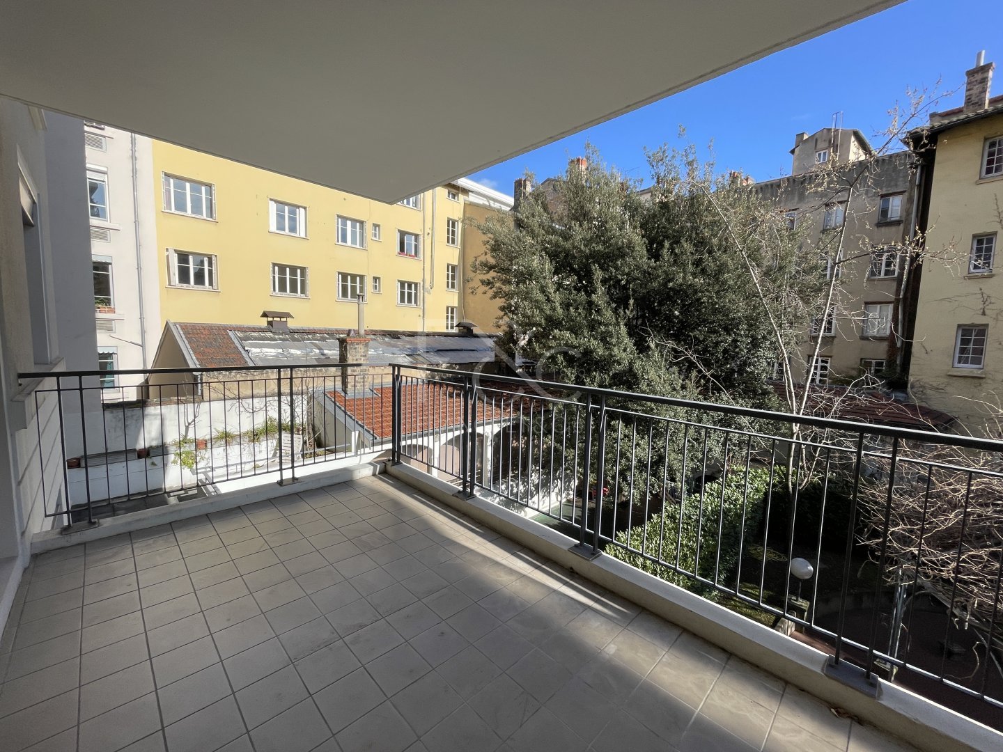 APPARTEMENT T4 A LOUER - LYON 2EME ARRONDISSEMENT - 116.76 m2 - 1855€ charges comprises par mois