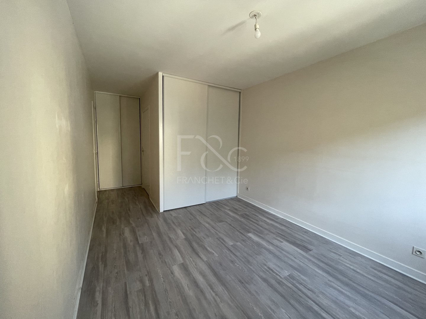 APPARTEMENT T4 A LOUER - LYON 2EME ARRONDISSEMENT - 116.76 m2 - 1855€ charges comprises par mois