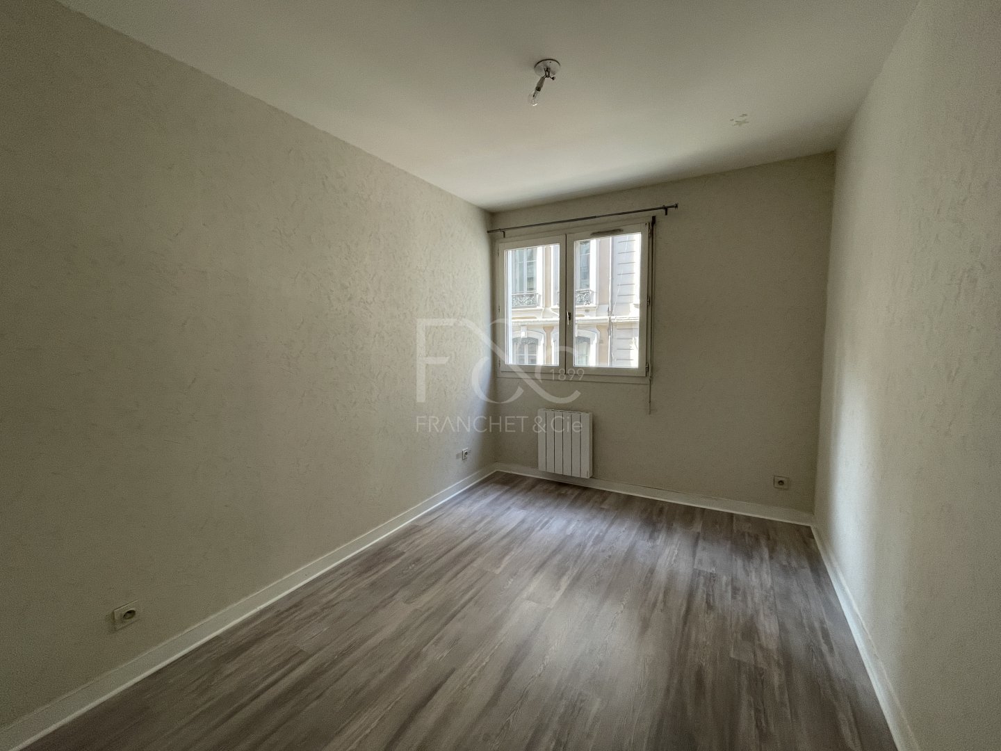 APPARTEMENT T4 A LOUER - LYON 2EME ARRONDISSEMENT - 116.76 m2 - 1855€ charges comprises par mois
