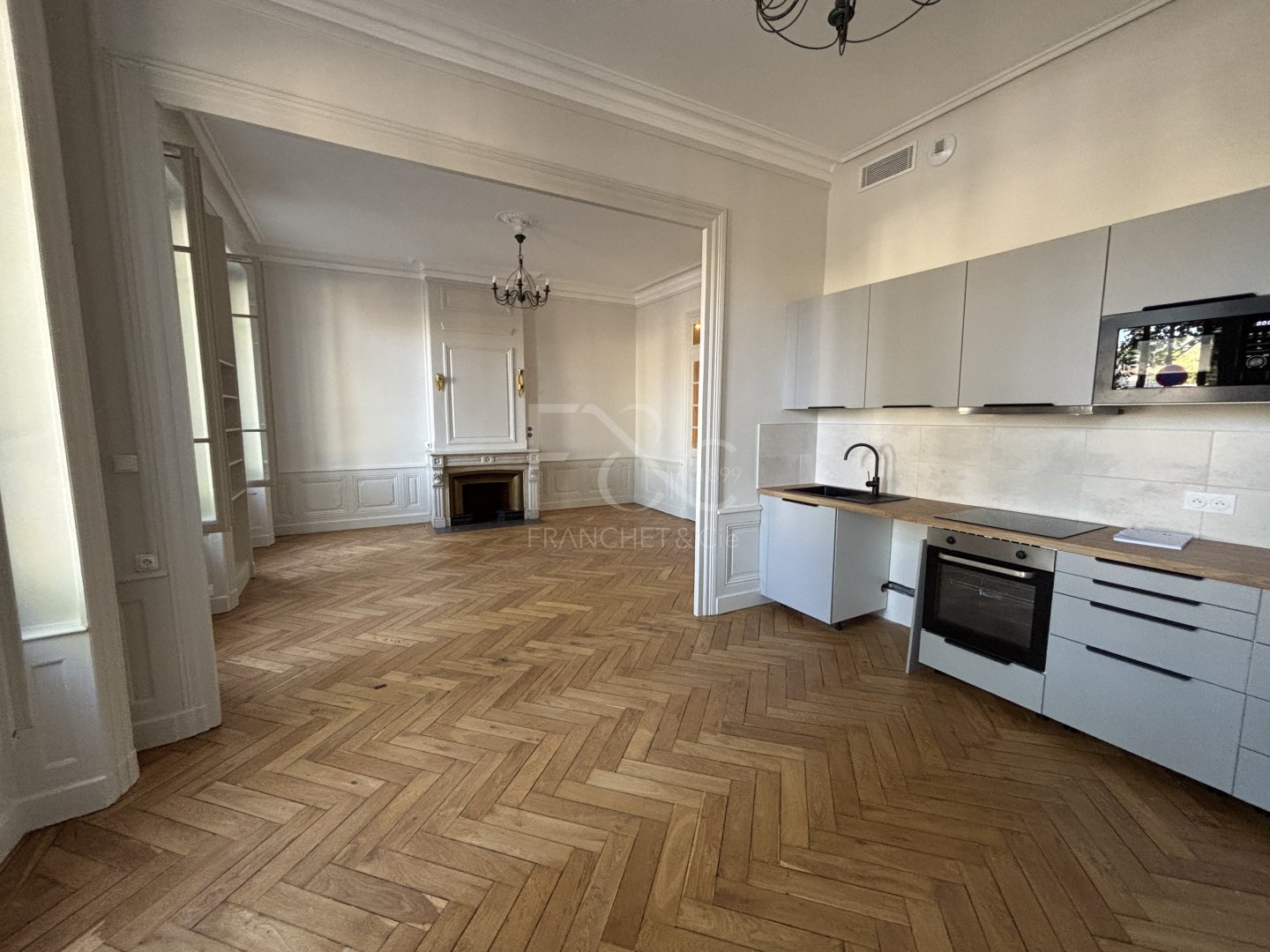 APPARTEMENT T4 A LOUER - LYON 3EME ARRONDISSEMENT - 128.67 m2 - 2 165 &euro; charges comprises par mois