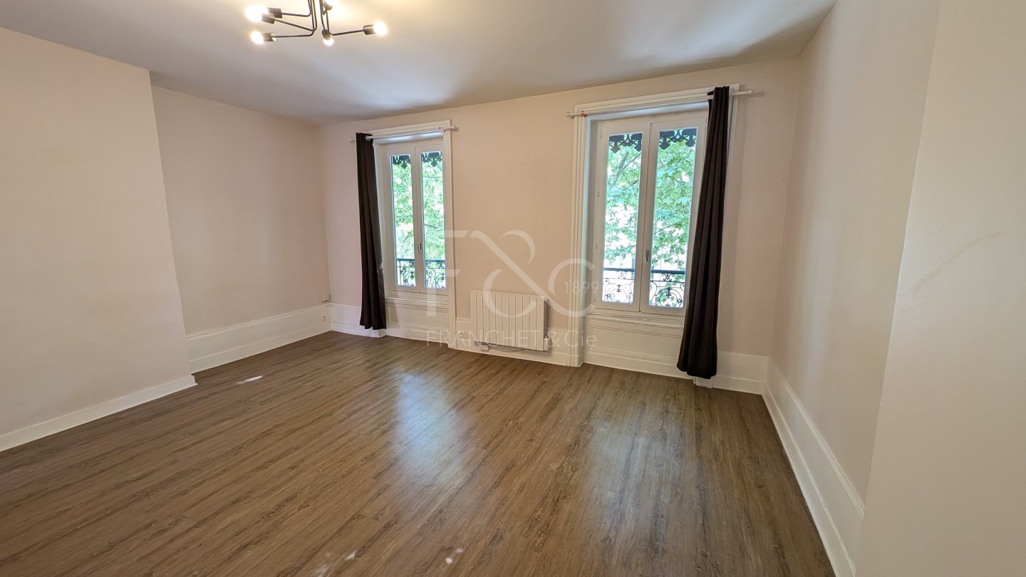 APPARTEMENT T4 A LOUER - LYON 3EME ARRONDISSEMENT - 93.67 m2 - 1328€ charges comprises par mois